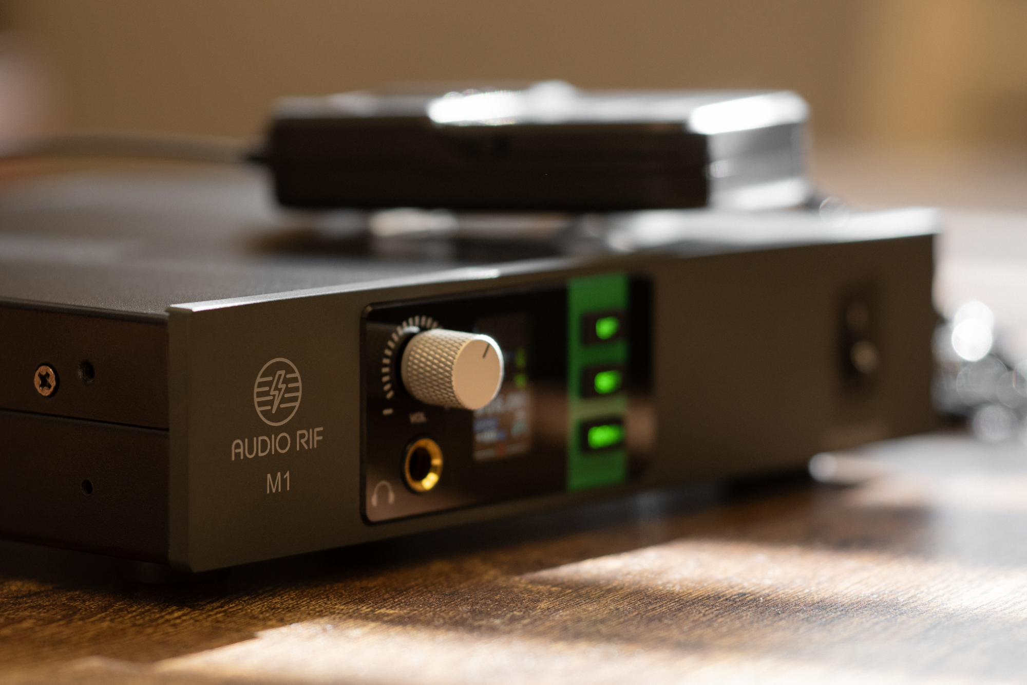 M1 Stereo Wireless In-Ear Monitor System